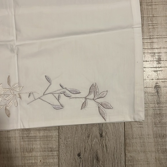 Set of 4 Decorative Pillow Cases - Picture 5 of 10